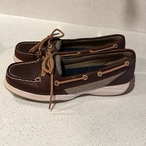 Women’s Sperry boat shoe